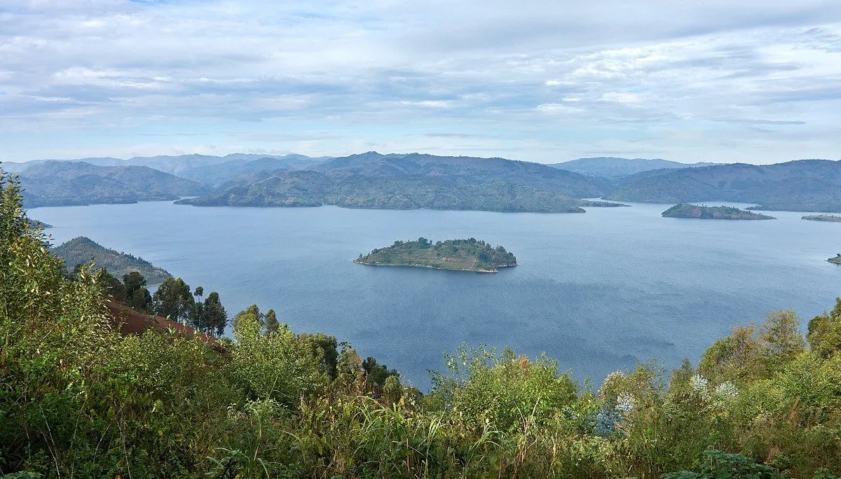 7-Days Volcanoes National Park Adventure